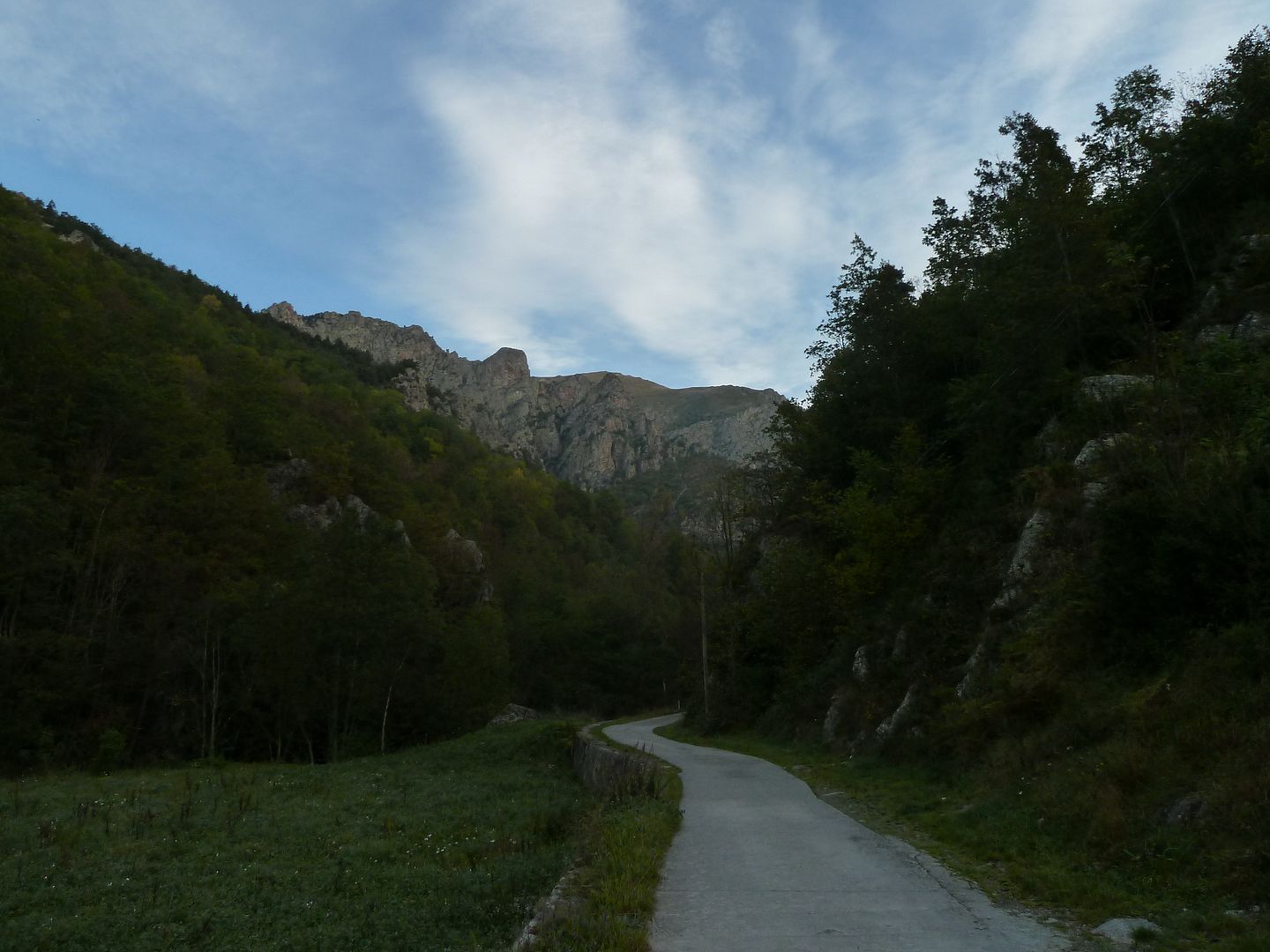 photo P1090792CarreteradeDaioacuteRoquesdeTotlomon.jpg