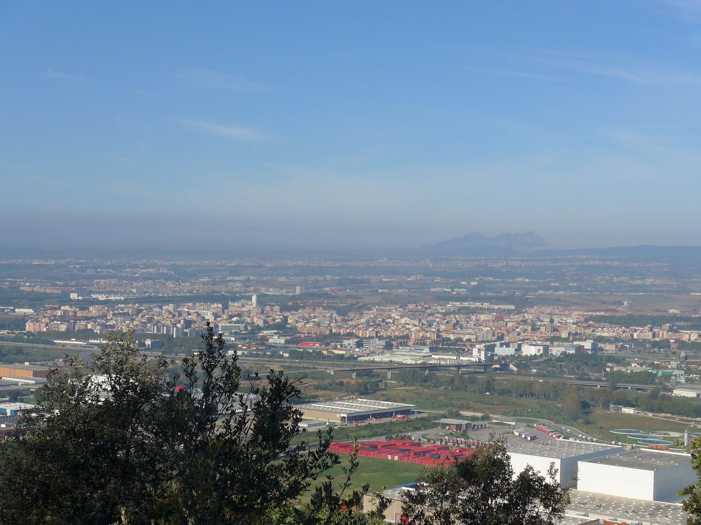 photo P1020824VallegravesiMontserratdesdeMontornegraves.jpg