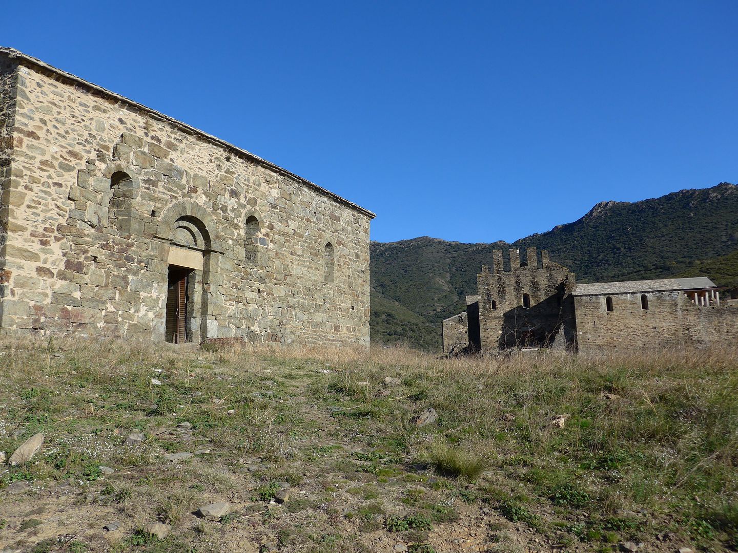 photo P1040020 Sant Quirze i Santa Maria de Colera.jpg
