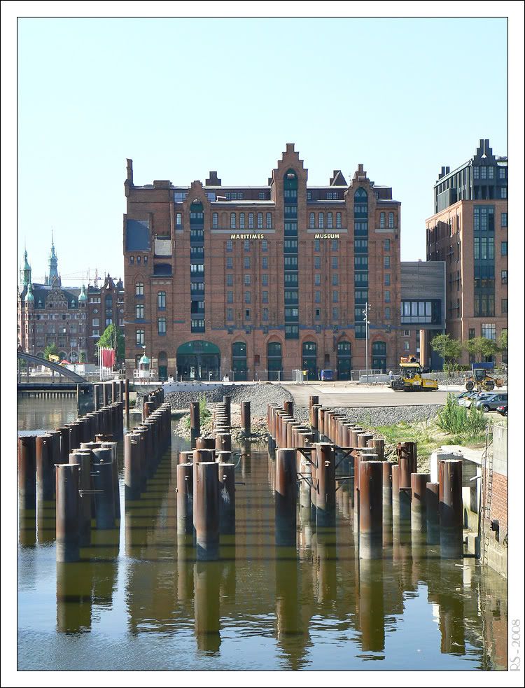 http://i221.photobucket.com/albums/dd119/RS-steph35/hafencity/21.jpg