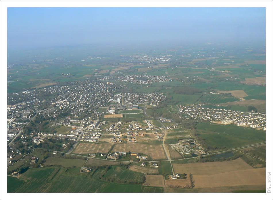 http://i221.photobucket.com/albums/dd119/RS-steph35/rennes%20aerien/02.jpg