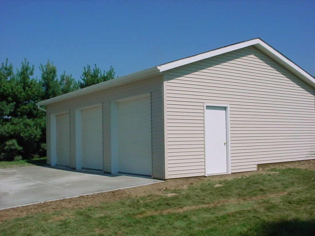 24x40x9 Vinyl Sided Post Frame Garage (c) iu35hawk52 shingle roofroof construction