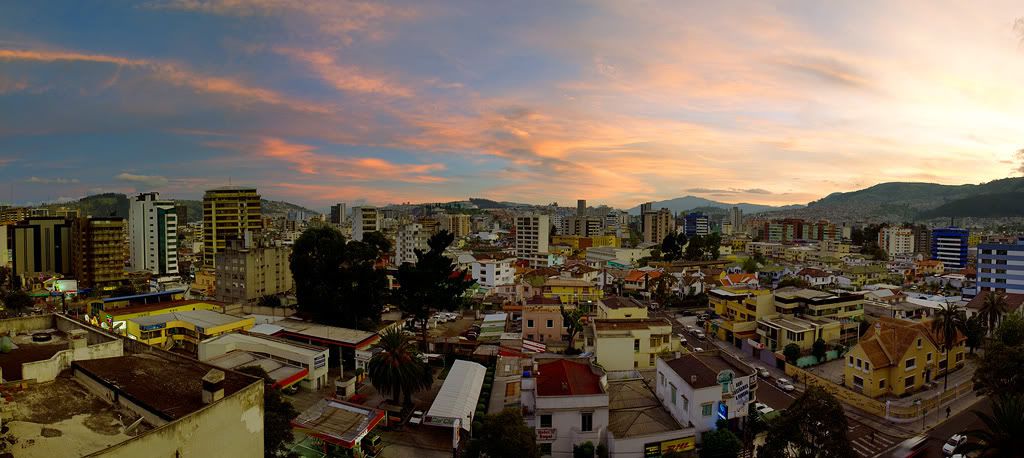 IMAGE: http://i221.photobucket.com/albums/dd293/RafaPolit/Landscape/Pano-Atardecer-neutra.jpg