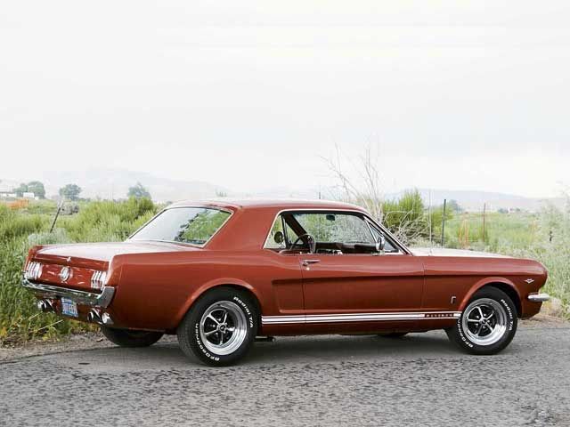 mump_060600_gt_2_z1966_ford_mustang_GTside_view.jpg