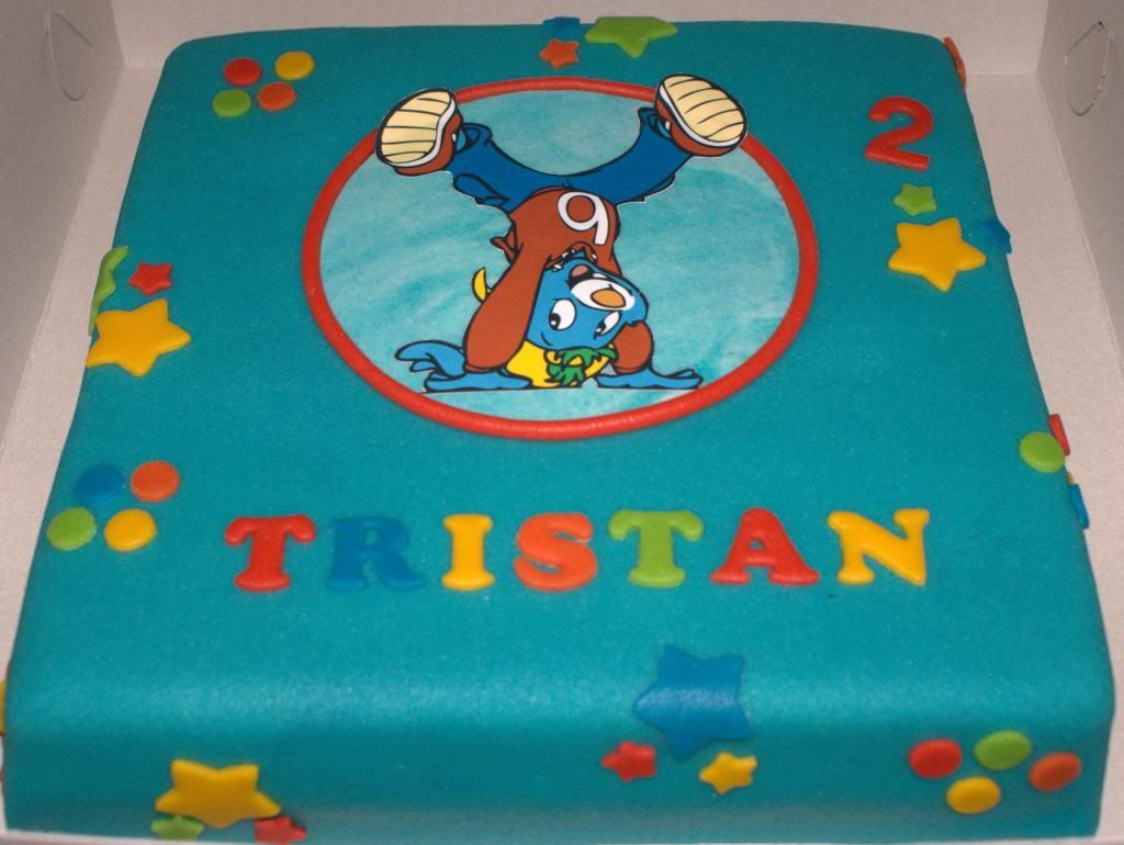 http://i221.photobucket.com/albums/dd47/NLauwen/Custom%20Cake%20Marknesse/DSC07902-001_zps716f8a70.jpg