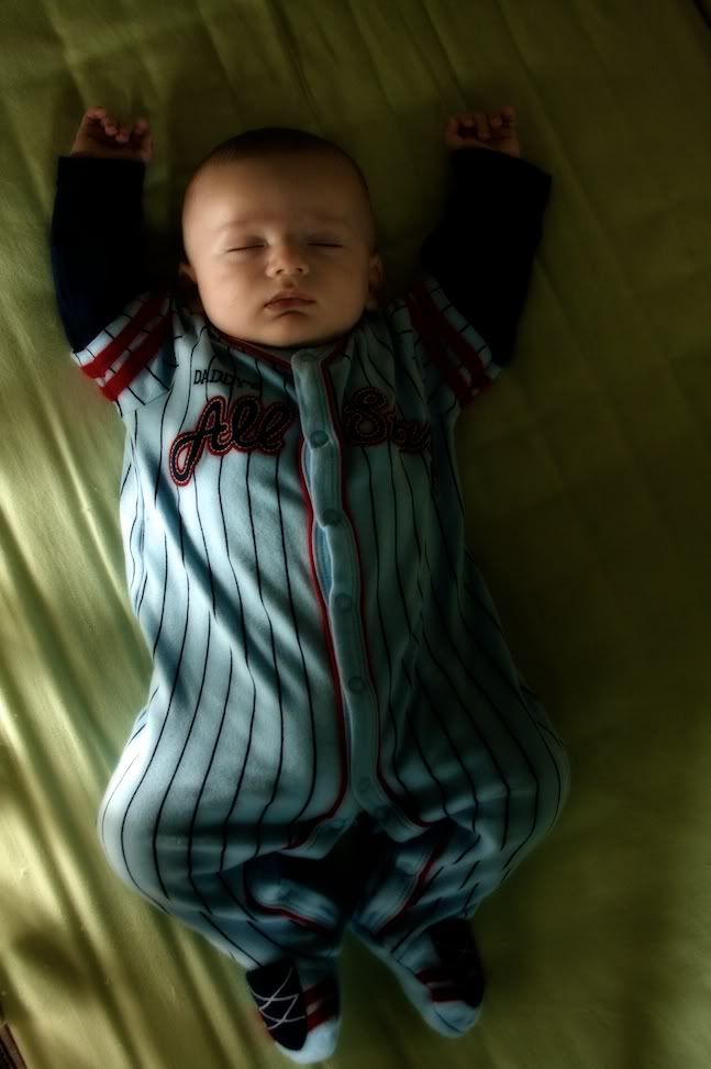 IMAGE: http://i221.photobucket.com/albums/dd80/rhomsy/TristanSleeping.jpg